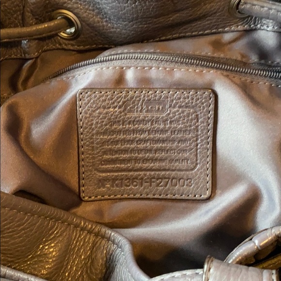 Beautiful cinch Coach purse! - Picture 4 of 11